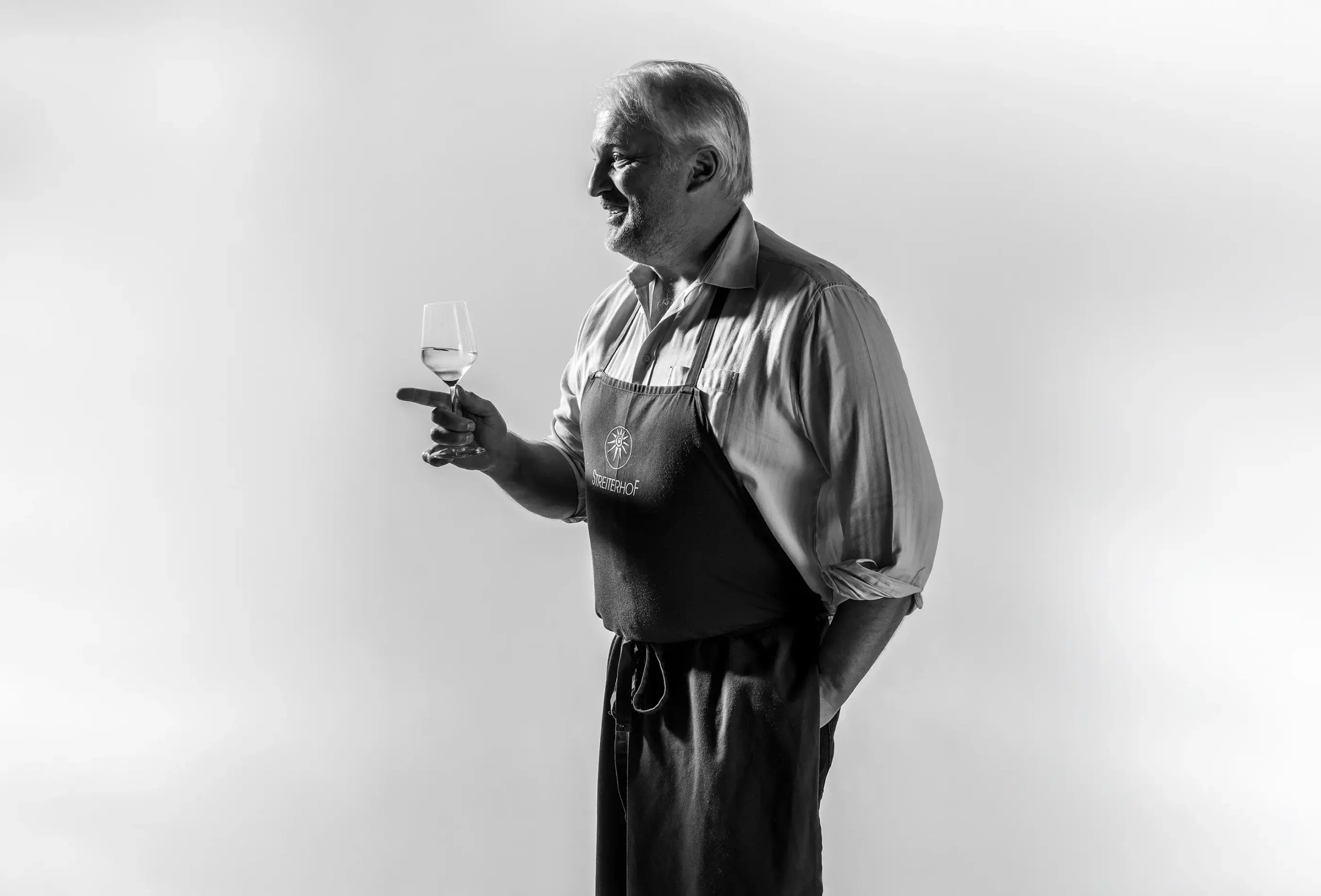 Businessportrait eines Winzers mit markanter Lichtführung und starkem Charakter