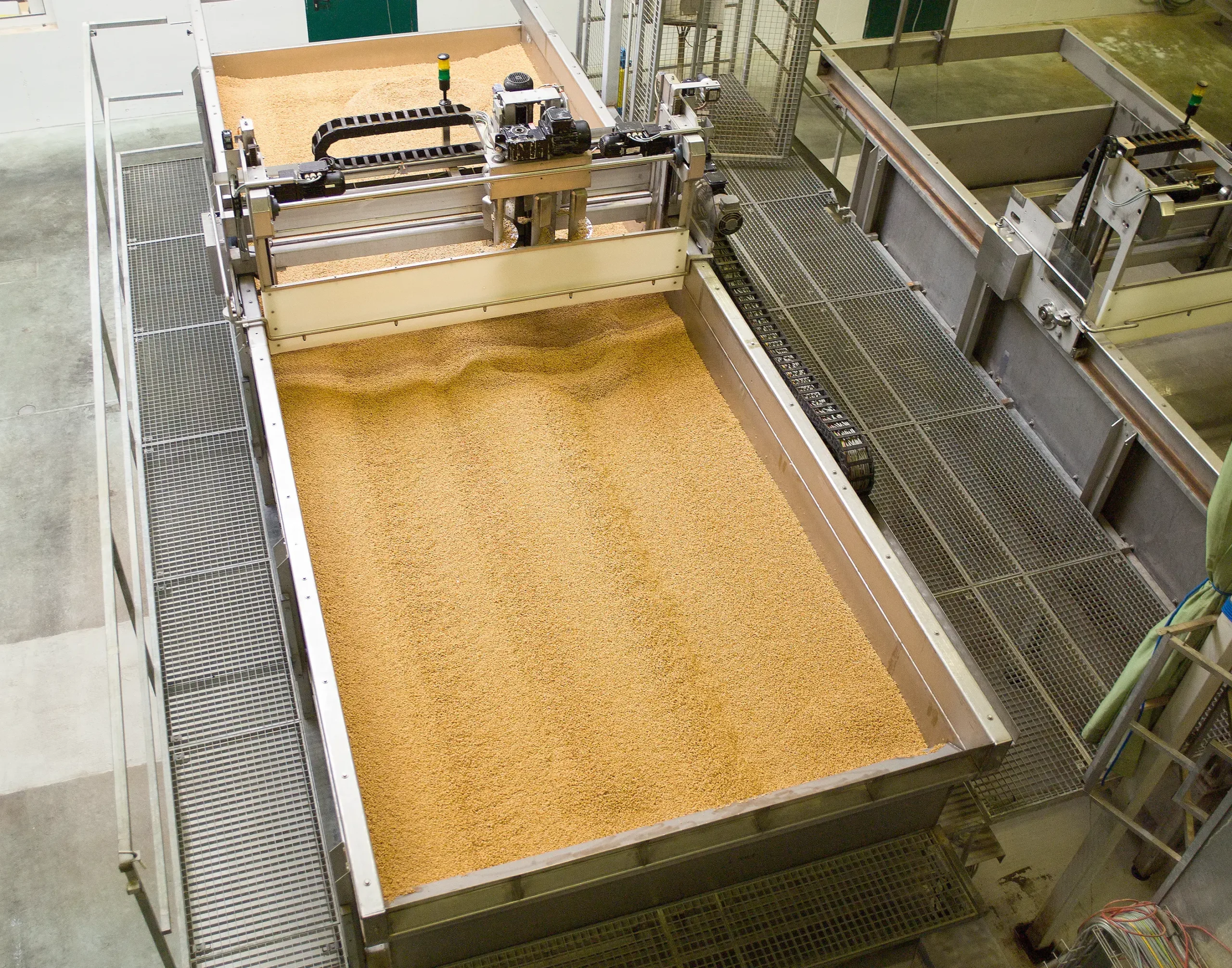 Industrieanlage in der Produktion als Gesamtansicht für Unternehmensdarstellung