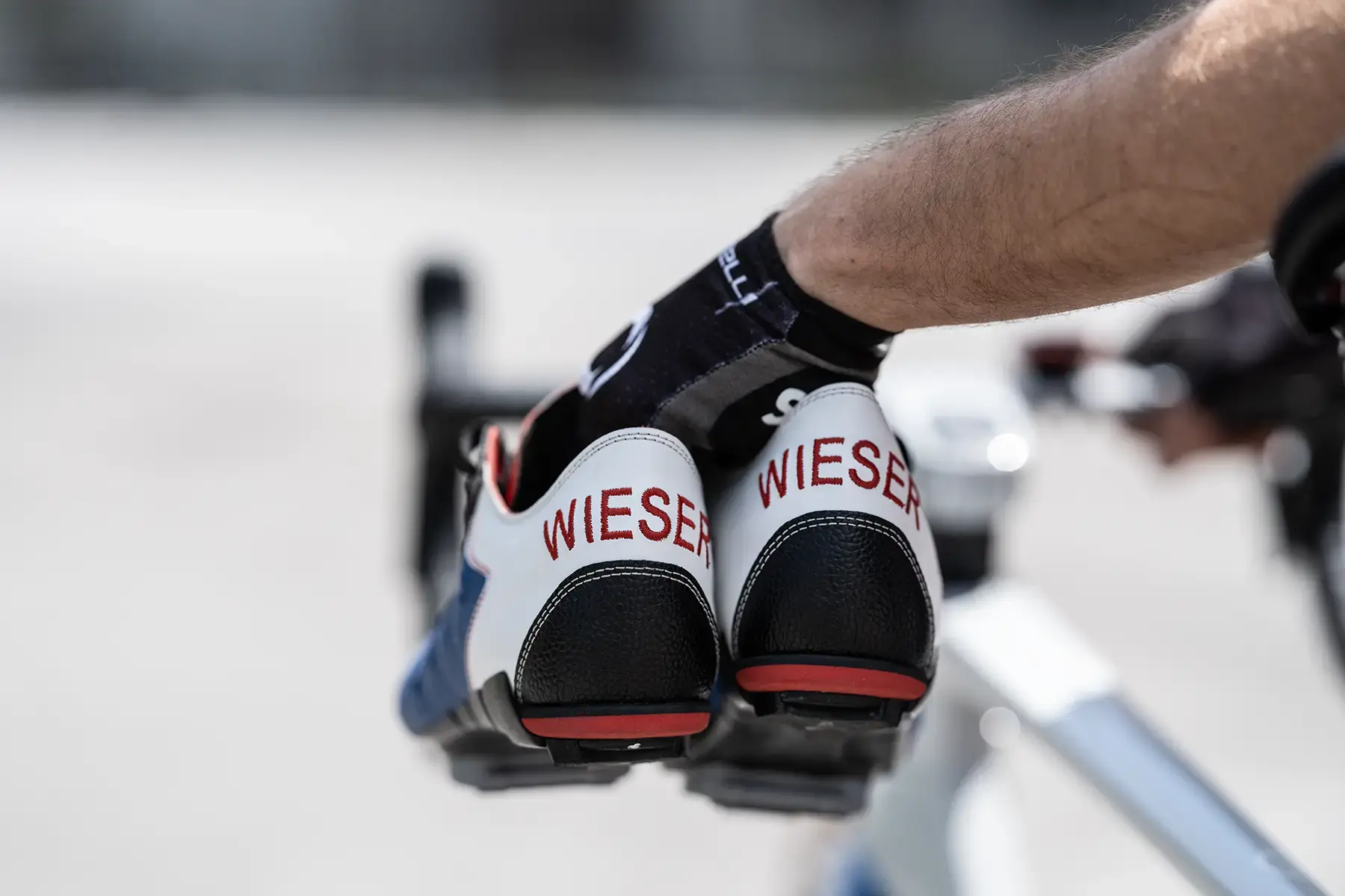 Produktfotografie im Anwendungskontext zeigt Nutzung und Funktion im Alltag