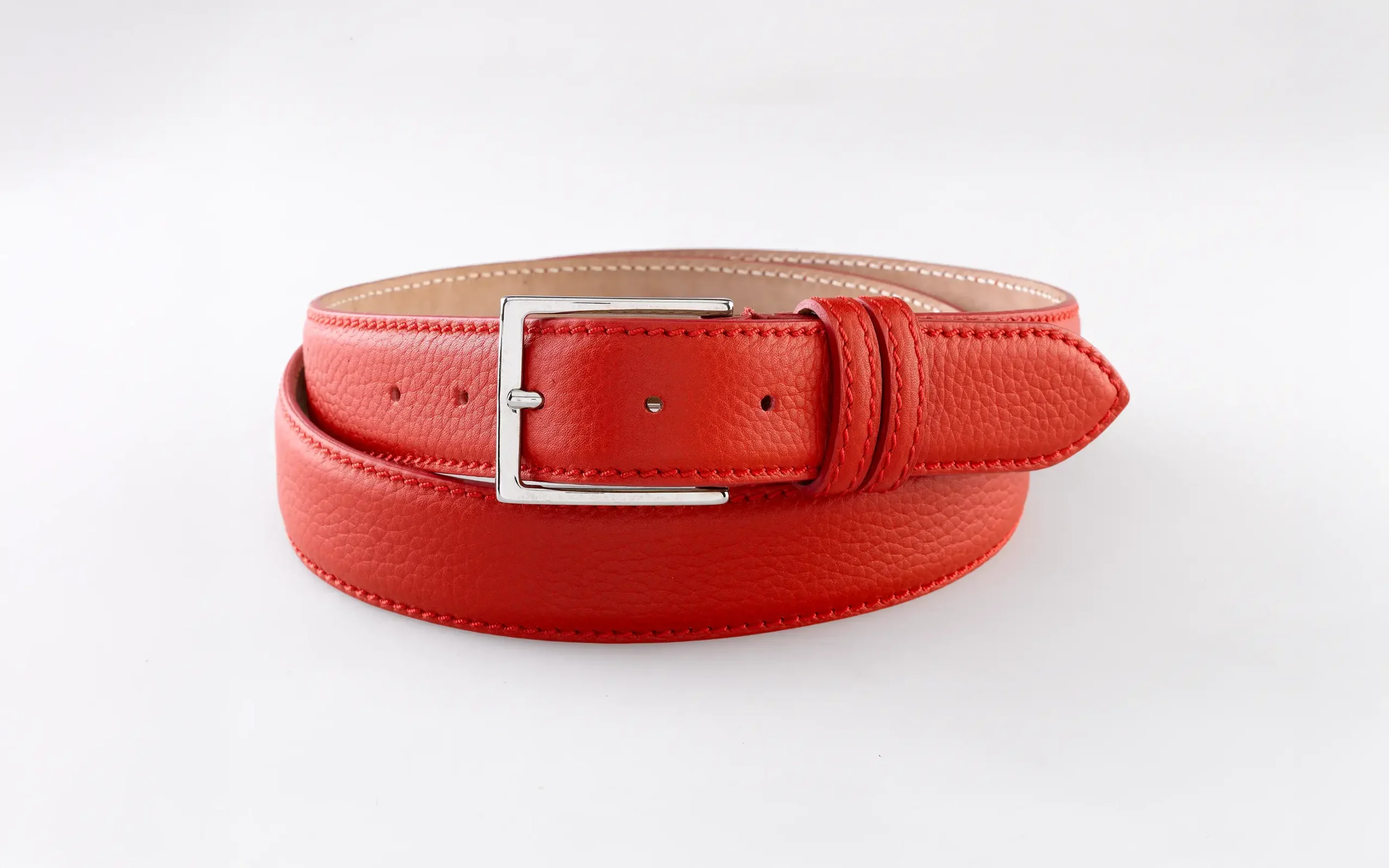 Premium Produktfotografie mit klarer Lichtführung und hochwertiger Inszenierung für Markenpräsentation