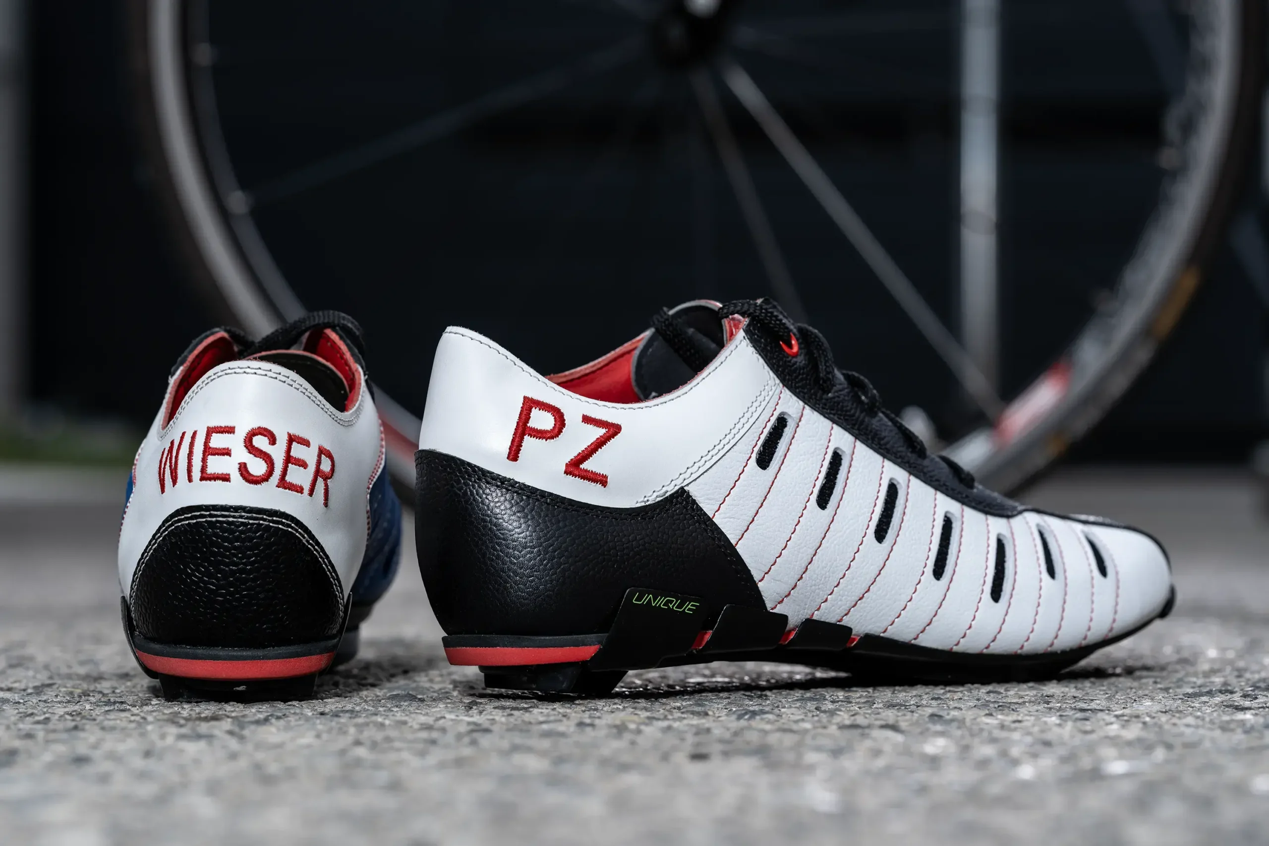 Kreative Produktinszenierung für Werbung und Markenkommunikation mit gezieltem Lichtsetup